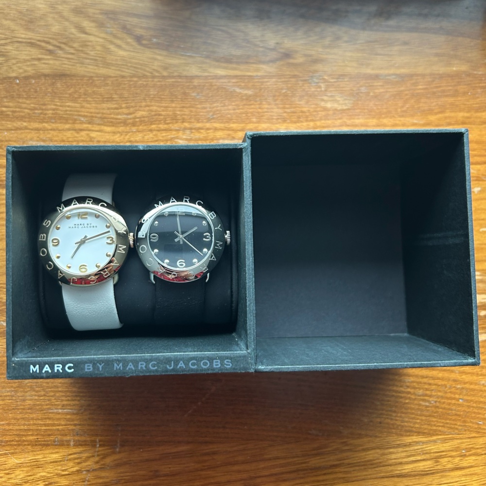 Marc Jacobs Gold and Black Watch Duo